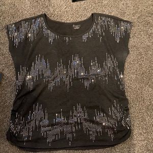 18/20 Gray top w/ sequins